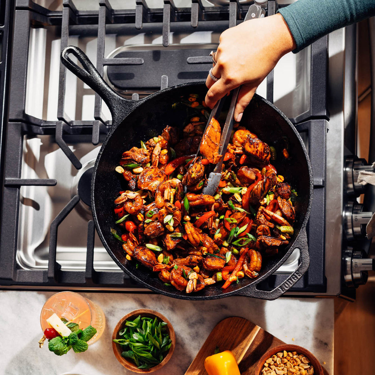 LODGE | Gusseiserner Wok, CHEF, schwarz, 32 cm