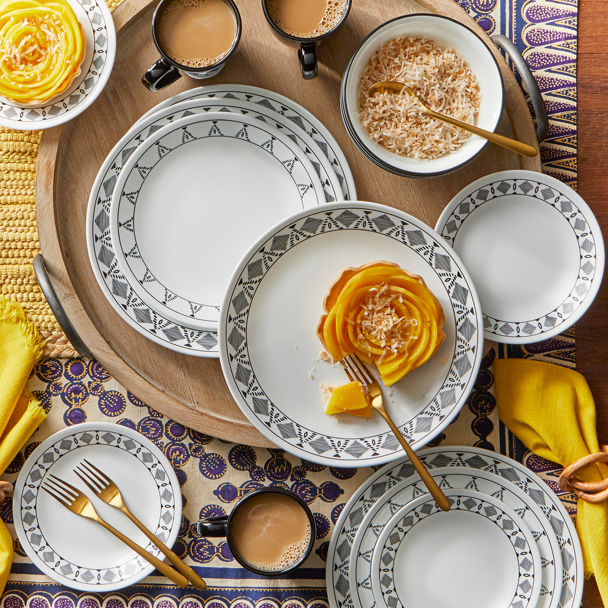 CORELLE | Geschirr, Weiß mit Grafik