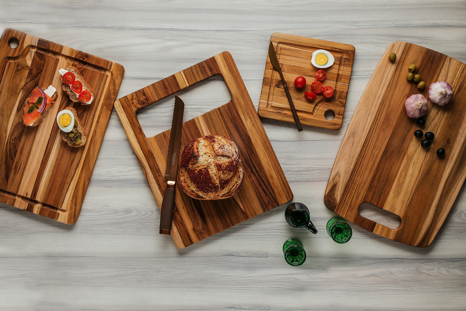 Marine Schneidebrett mit Saftrille in 2 Größen