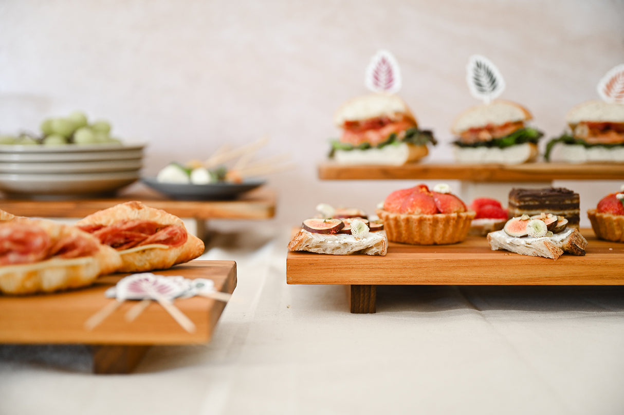 Bistro Servierbrett mit Füßen