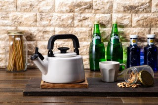 Pfeifender Wasserkessel aus Emaille, 2,1 Liter, Cotton