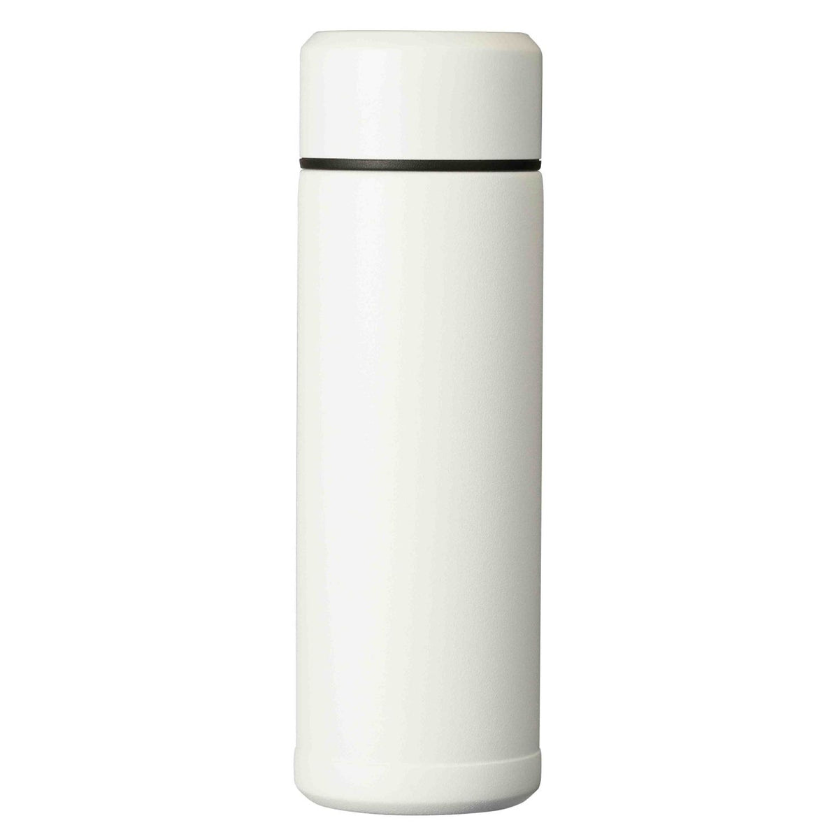 Weiße KYOCERA Isolierflasche SLIM MUG aus Edelstahl, schmaler Trinkbecher mit isolierender Funktion, auf weißem Hintergrund.