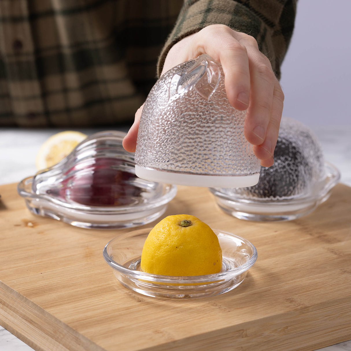 KILNER Lemon Keeper Frischhaltebehälter aus klarem Kunststoff zur Aufbewahrung von Zitronen, luftdicht verschlossen.