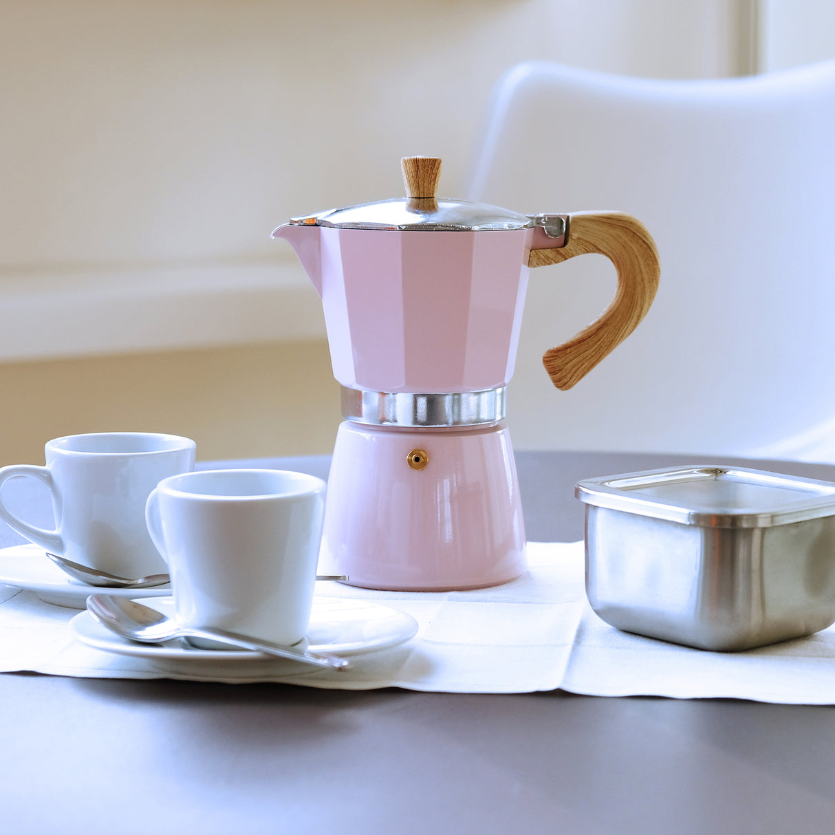Rosa Espressokocher von GNALI & ZANI, Venezia-Design, aus Edelstahl, mit Griff und Deckel für Kaffeezubereitung.