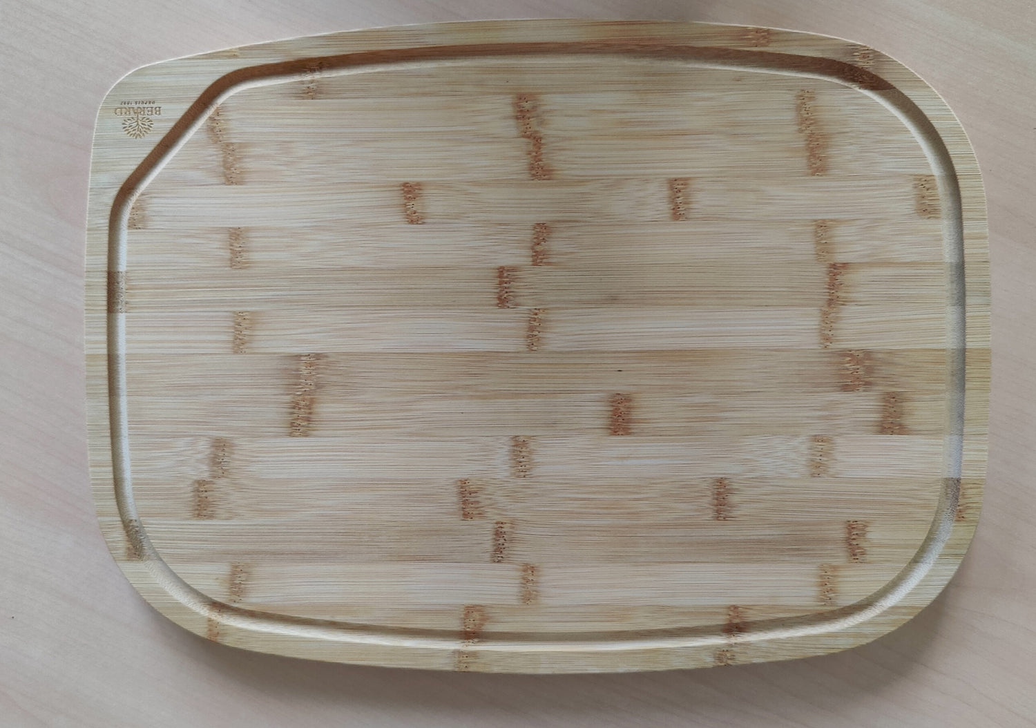 Schneidbrett mit Saftrille, Nerro aus Bambusholz, 2 Größen