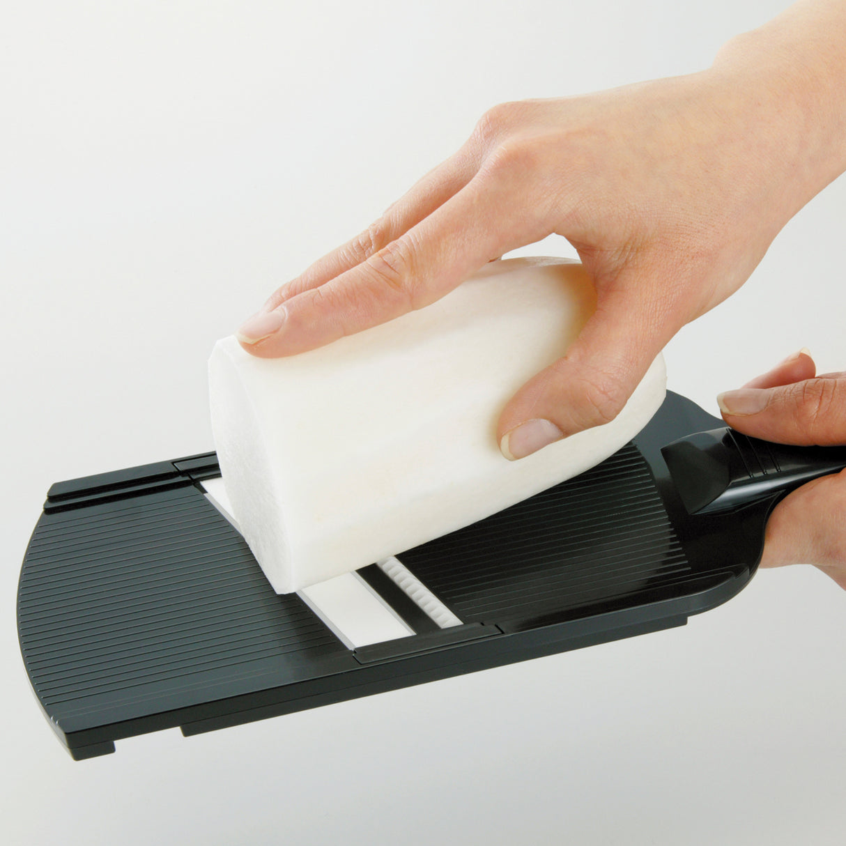 Küchen-Hobel mit Keramik-Julienneklinge, schwarz