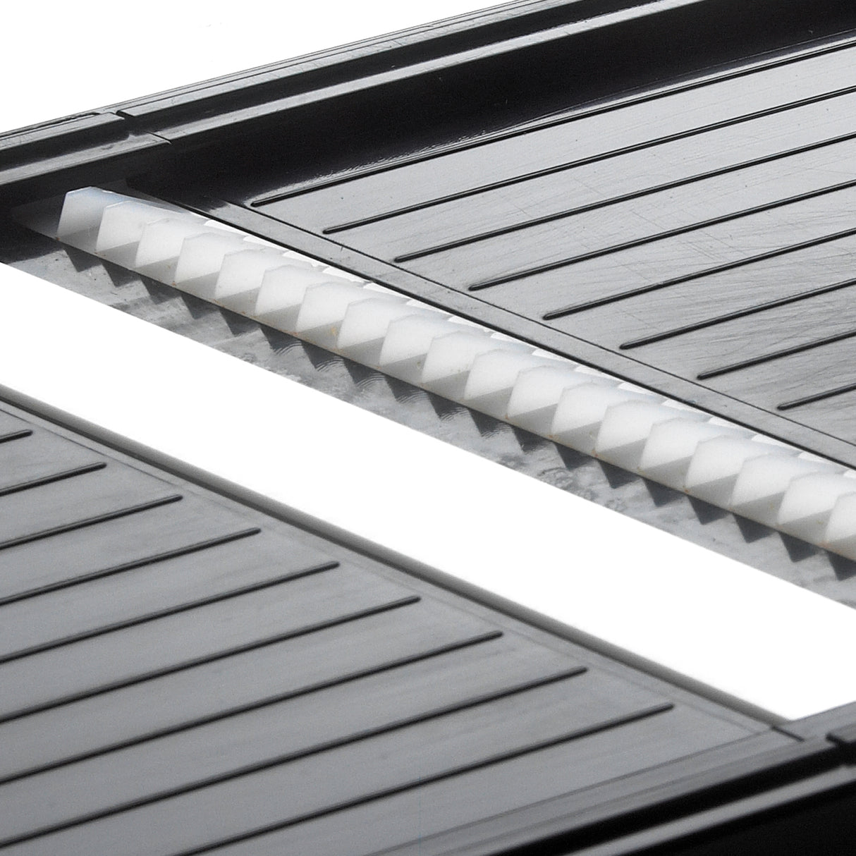 Küchen-Hobel mit Keramik-Julienneklinge, schwarz