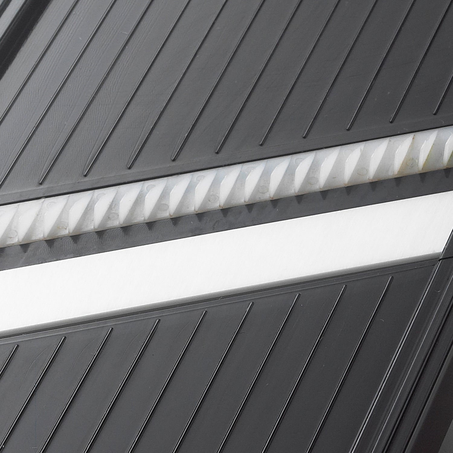 Küchen-Hobel mit Keramik-Julienneklinge, schwarz