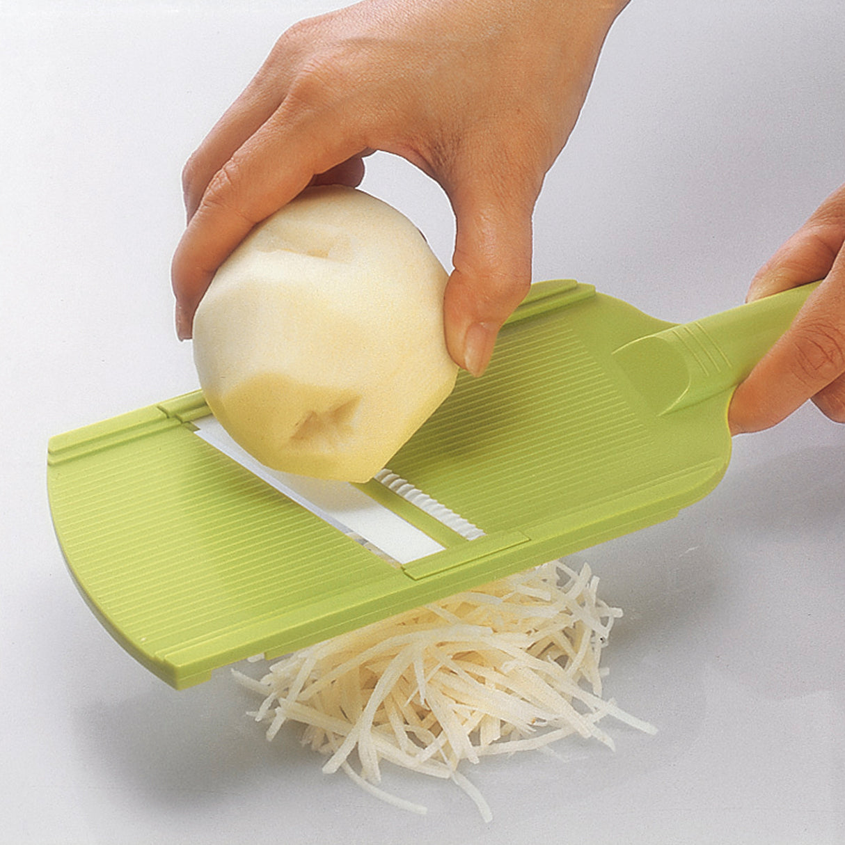Küchen-Hobel mit Keramik-Julienneklinge, grün