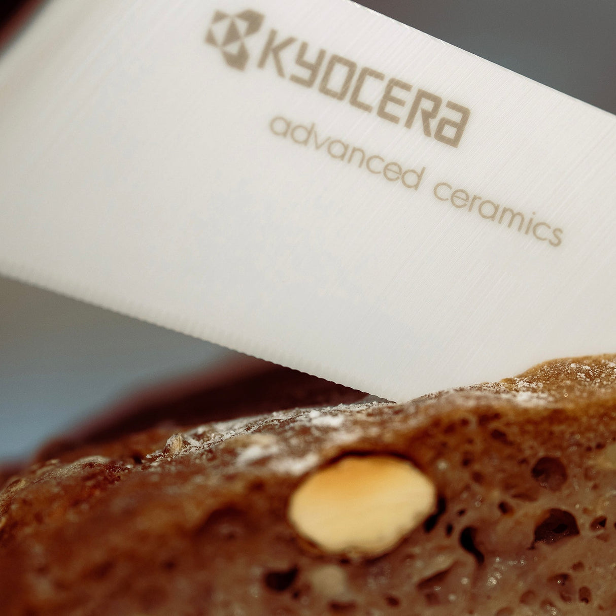 2. Wahl - Keramik-Brotmesser, Klinge: 18 cm