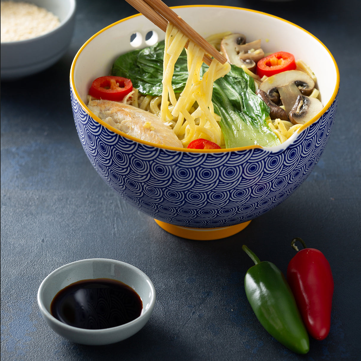 Worlds Foods | ASIA Suppenschale mit Stäbchen