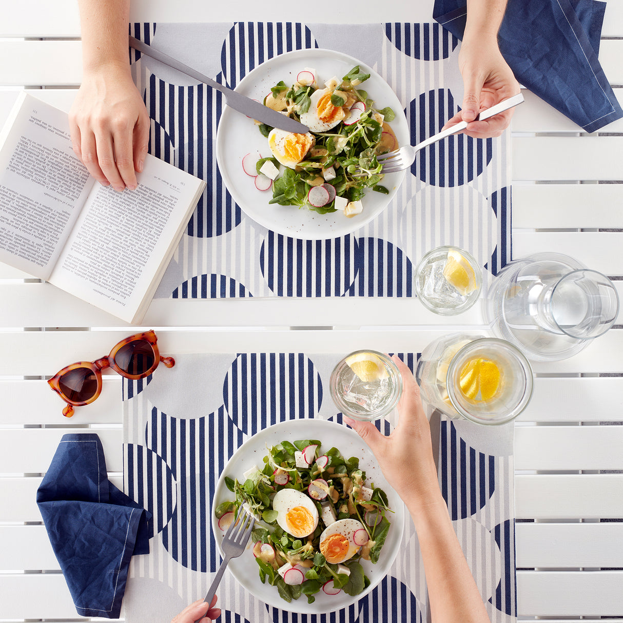 Polka Dot Blue - Tischset mit Lotoseffekt, 2er Set