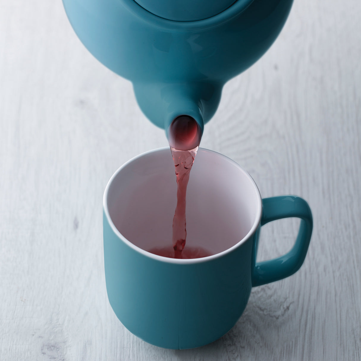 Teekanne für 2 oder 6 Tassen, blau glänzend, in 2 Größen