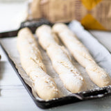 Lodge classic black baking pan, 26.7 cm backform, heat-resistant metal baking dish for cakes and desserts.