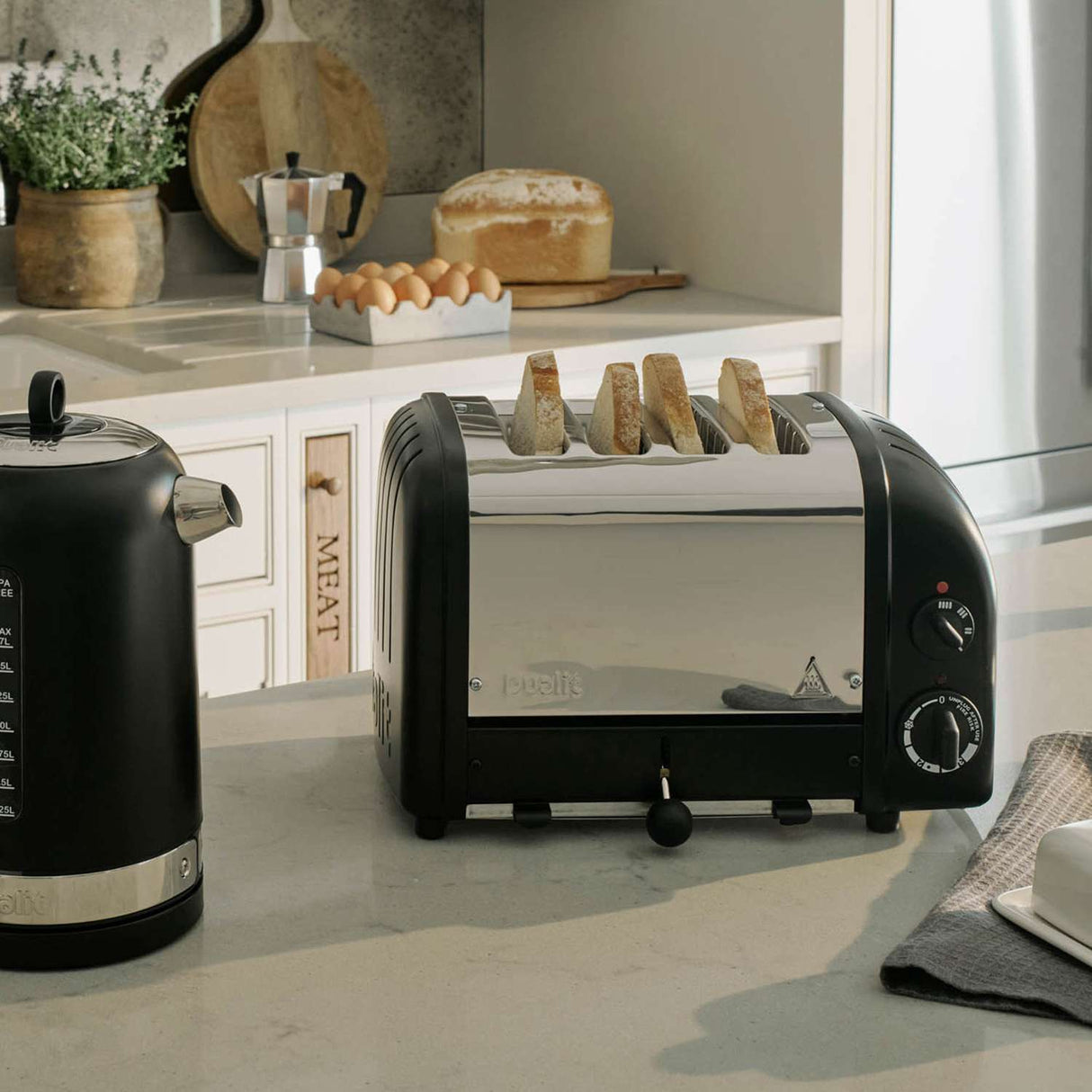 Toaster NEWGEN, Classic, 4-Schlitz, schwarz
