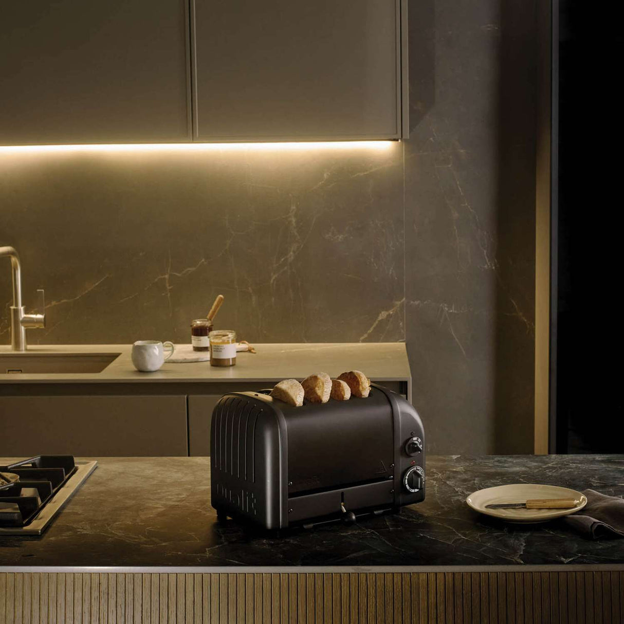Toaster NEWGEN, Classic, 4-Schlitz, schwarz