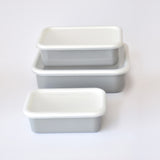 HONEYWARE Color Line emailledosen in gray, 420 ml with smooth enamel finish, showcasing its rounded shape and glossy surface.