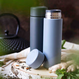 Blue KYOCERA Isolierflasche Slim Mug with sleek design and vacuum insulation, perfect for keeping beverages hot or cold.