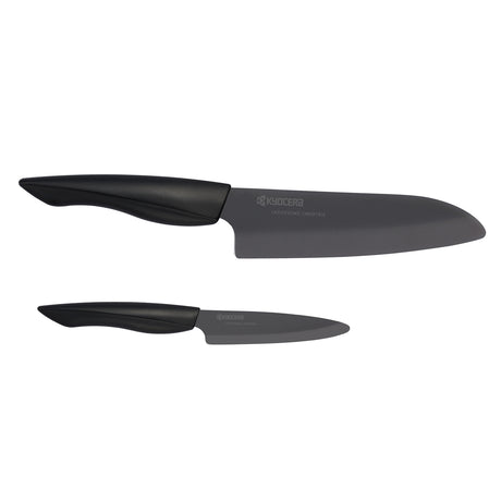 Schwarzes KYOCERA Keramikmesser SHIN mit scharfer Klinge, ideal zum Schneiden von Obst und Gemüse.