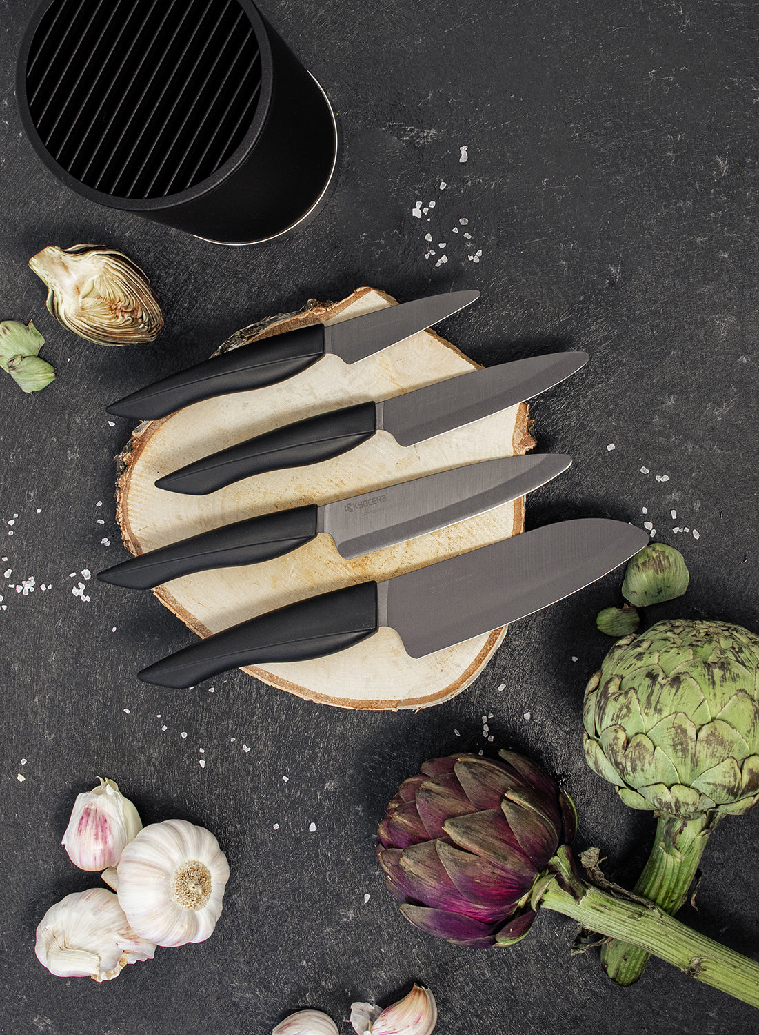 KYOCERA Messerblock mit 4 SHIN Messern aus Keramik und Softtouch-Griff, modernes Küchenutensil, stabiles Aufbewahrungssystem