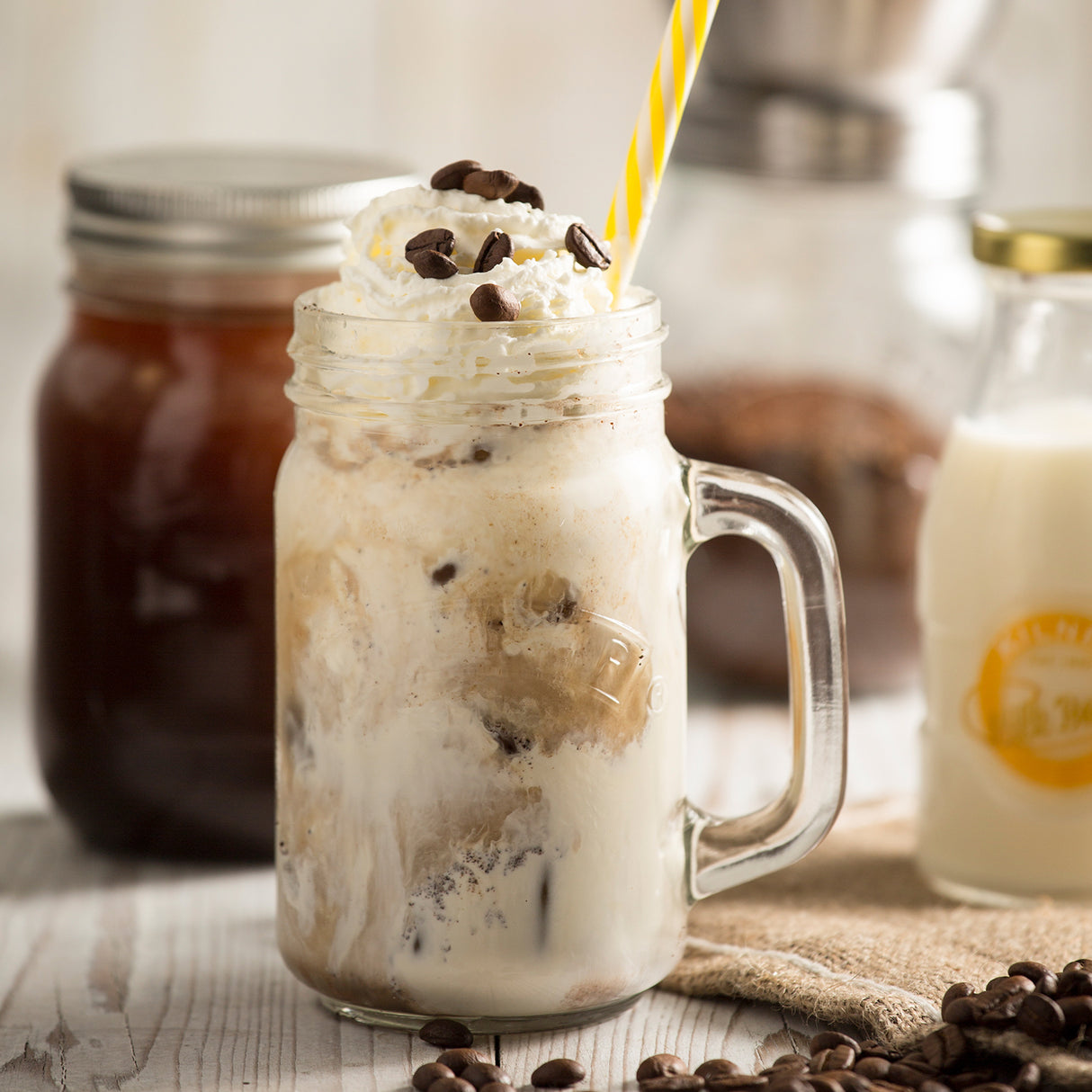 Kaffeemühle mit Drehkurbel und Glas, 500 ml