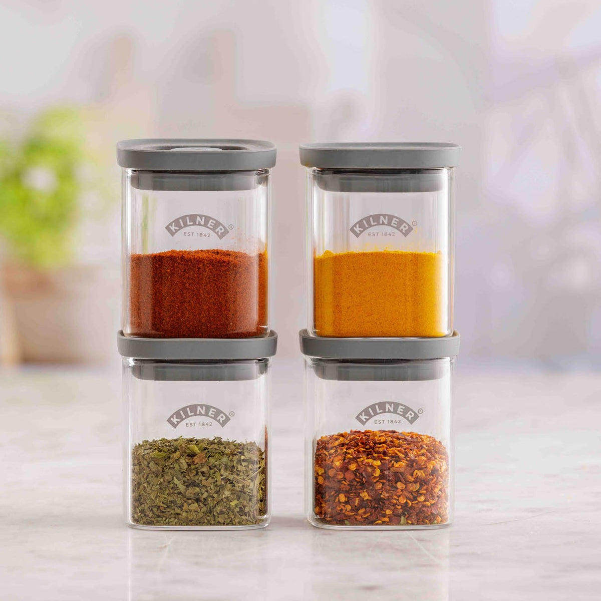 KILNER FRESH STORAGE Vorratsglas with clear glass and metal lid for storing dry goods or pantry items.