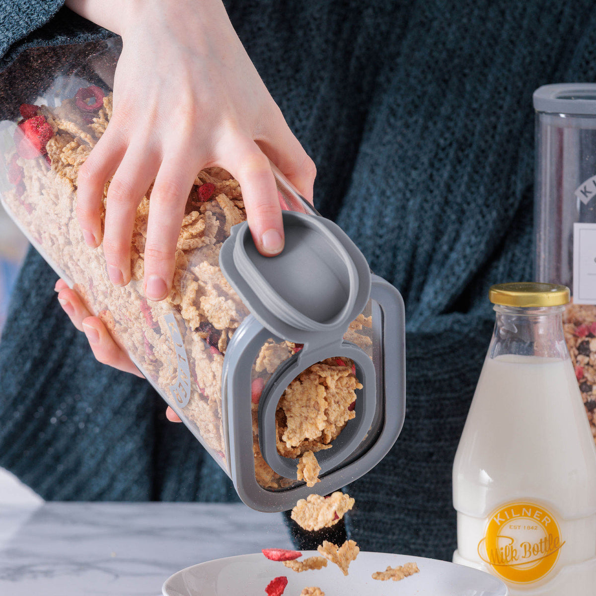 KILNER FRESH STORAGE Vorratsglas with airtight lid for storing dry foods and ingredients in the kitchen.