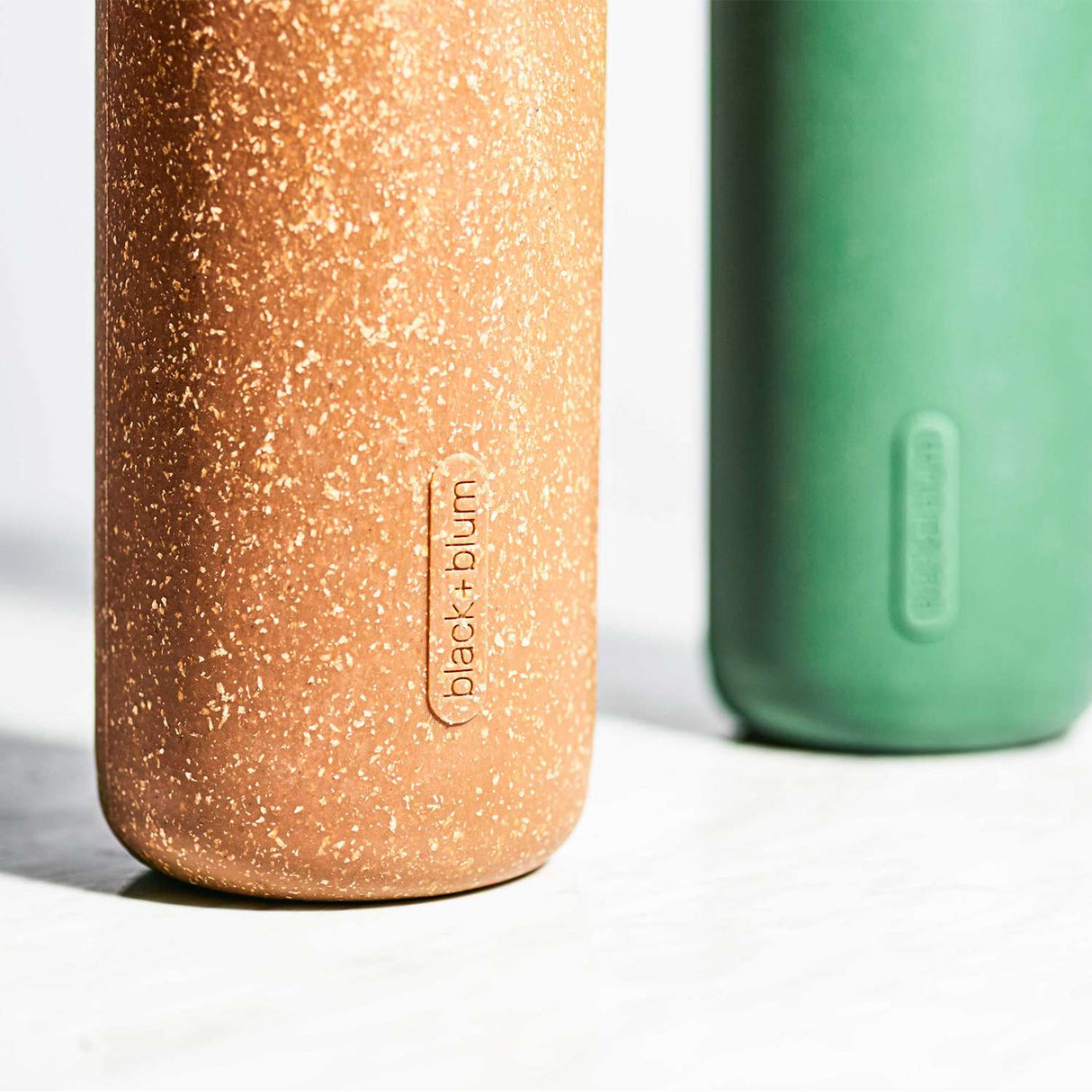 Glas-Wasserflasche, Mandel, 600 ml