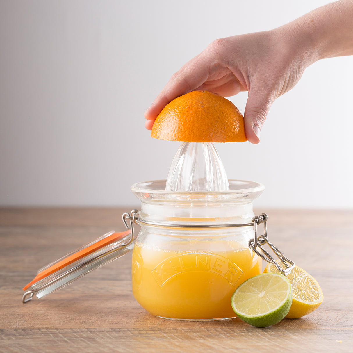 Zitrusfruchtpresse mit Vorratsglas, 500ml