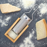 Parmesan Box mit Reibe