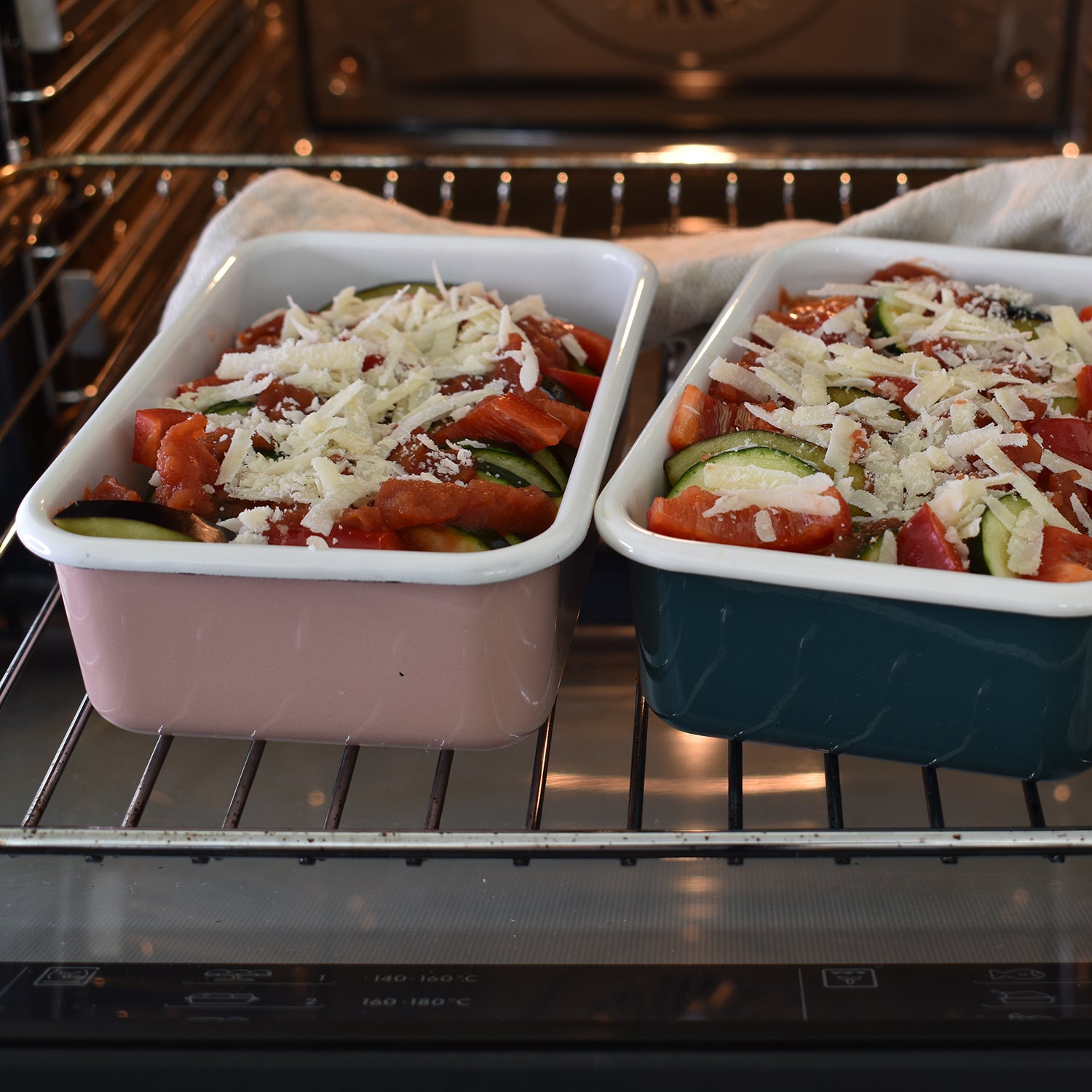 Color Line, Emaille Frischhaltedose, Grau M Flach, 0,74L